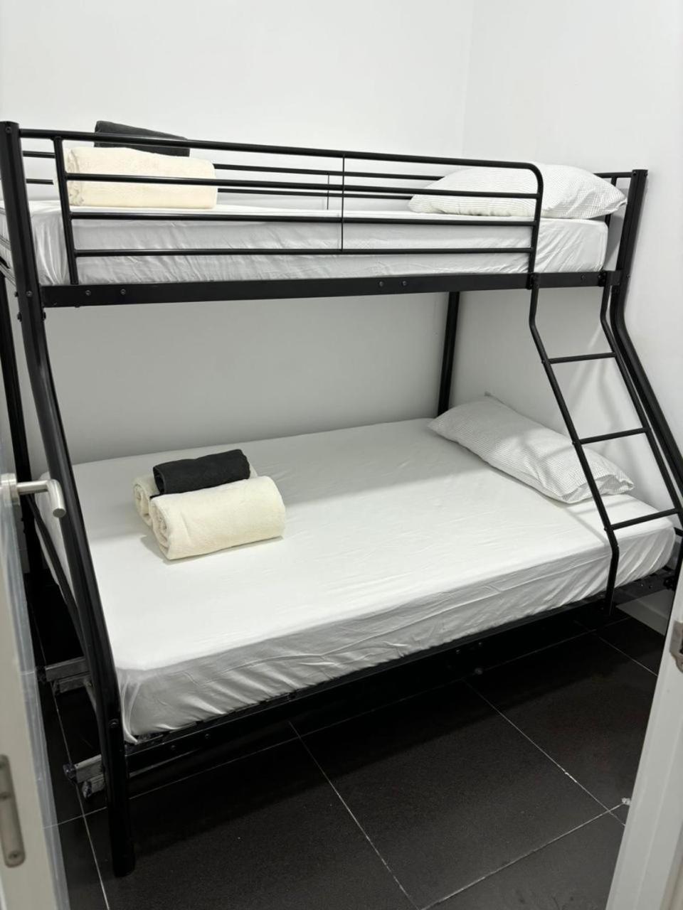 Local Adaptado Madrid Ngoại thất bức ảnh