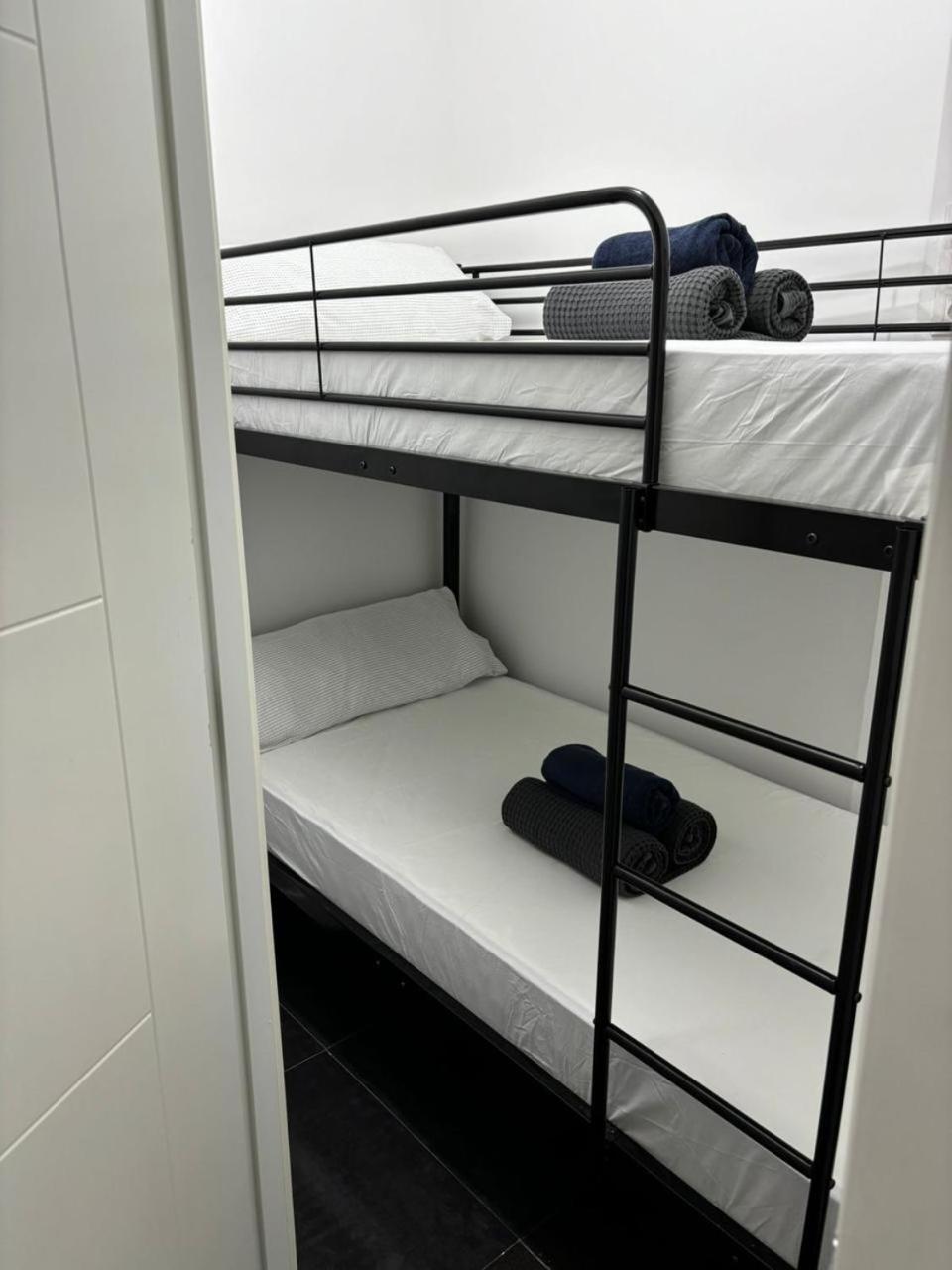 Local Adaptado Madrid Ngoại thất bức ảnh